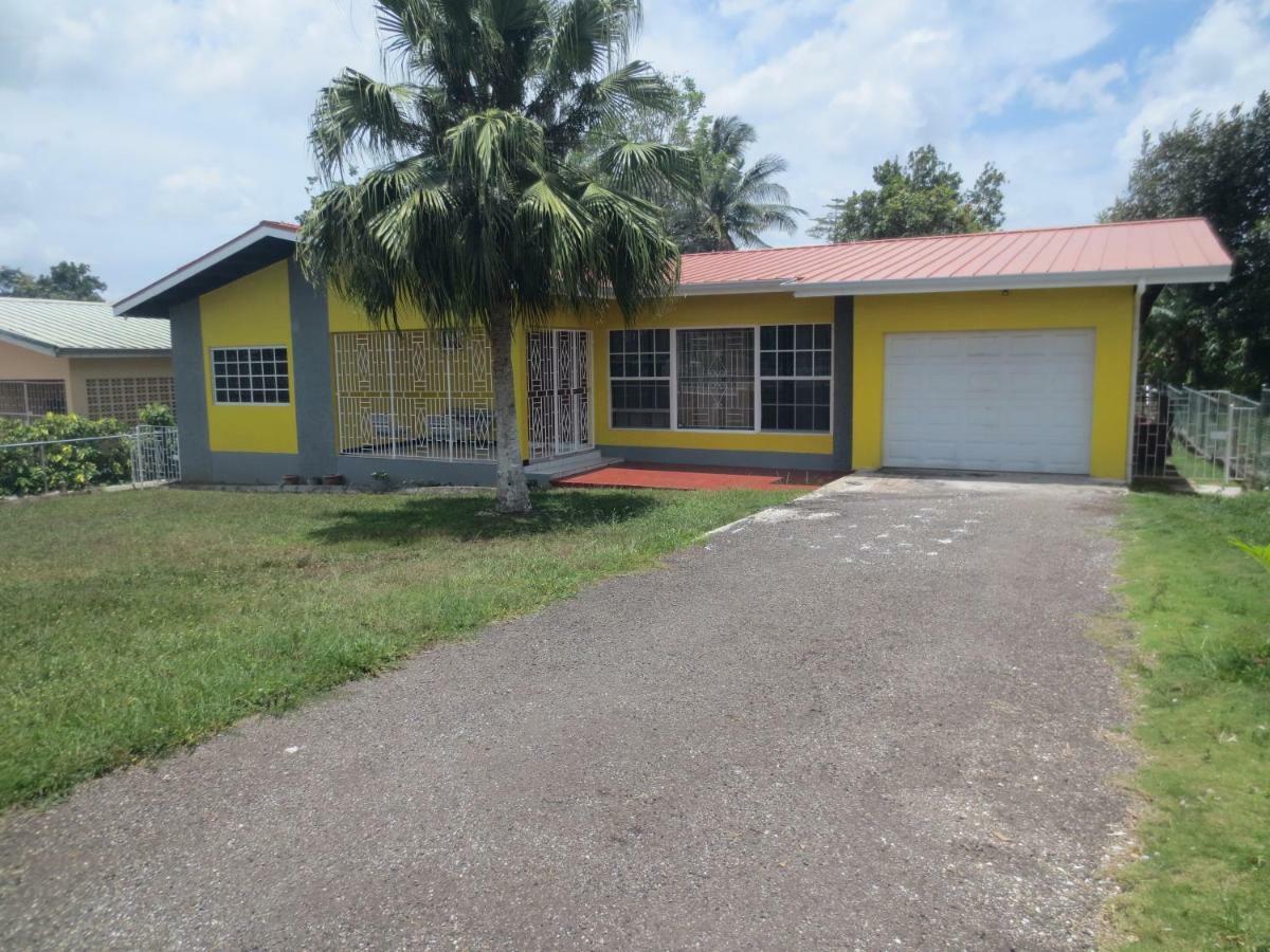 Chateau Yellow Mandeville Exterior foto