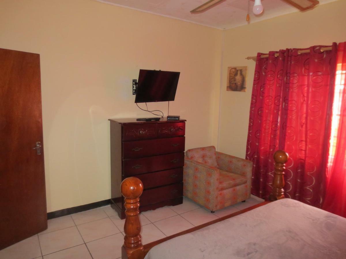 Chateau Yellow Mandeville Exterior foto