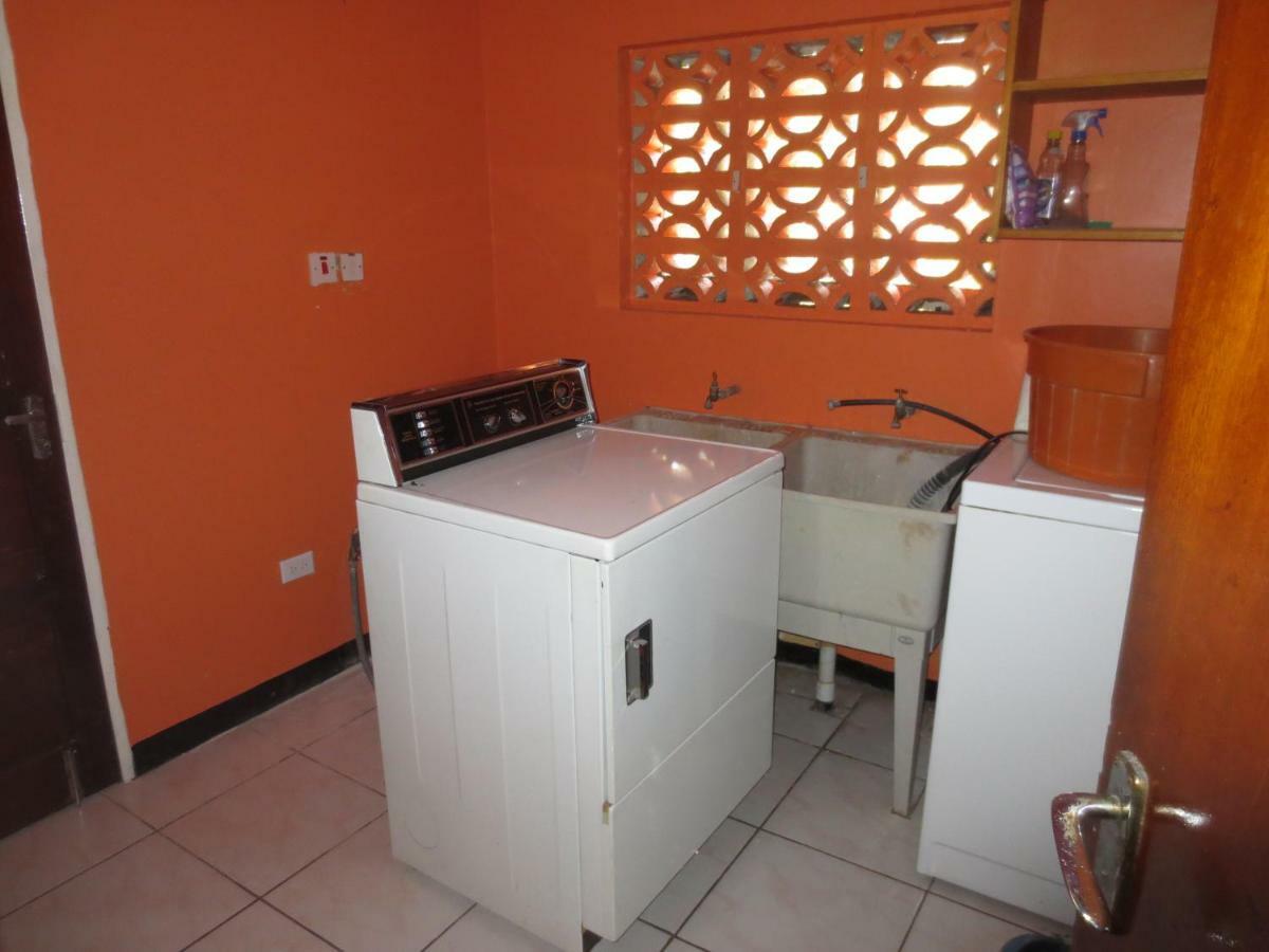 Chateau Yellow Mandeville Exterior foto